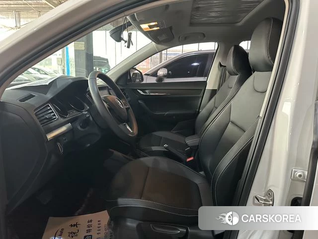 Skoda Komick 2024 Белый из Китая