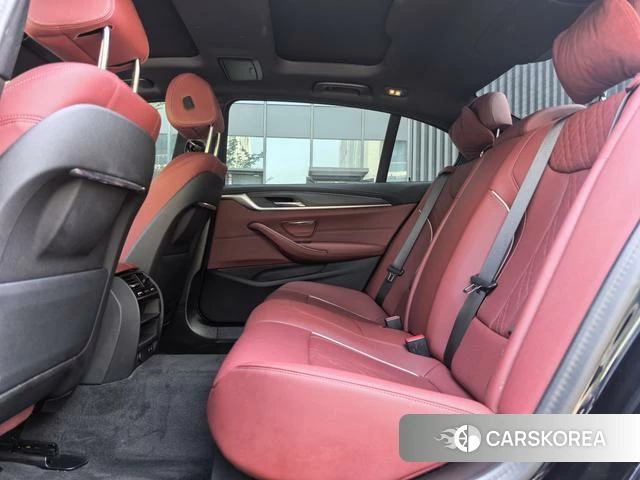 BMW 5 series 2023 Черный из Китая