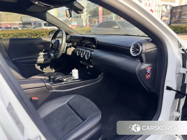 Mercedes-Benz Class A 2021 Белый из Китая