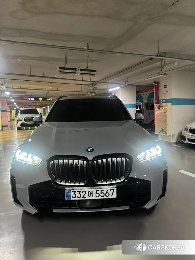 BMW X5 (G05) 2025 Светло-серебряный цвет из Кореи