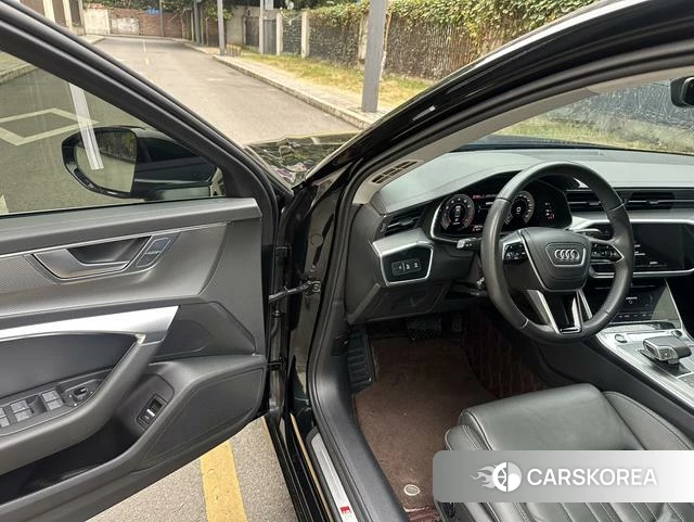 Audi A6L 2023 Черный из Китая