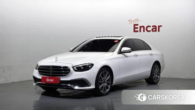 Mercedes-Benz E-Class W213 2022 Белый из Кореи