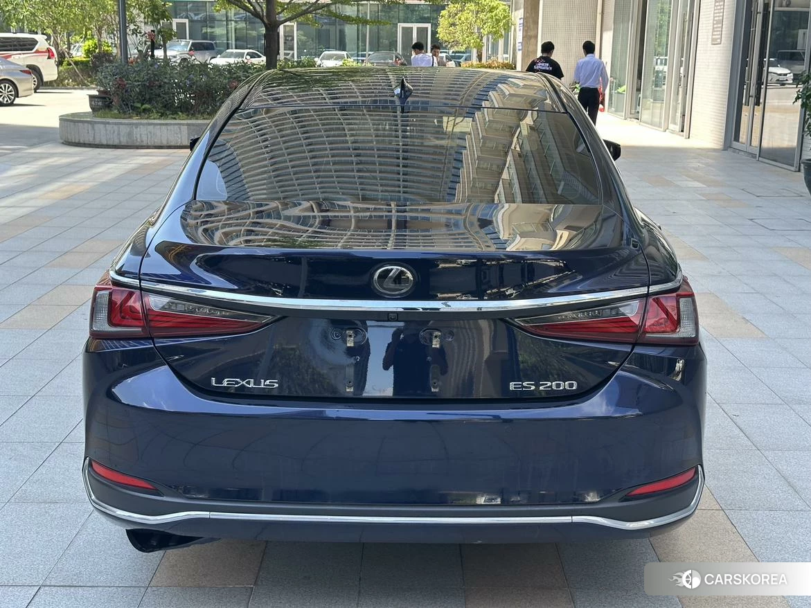 Lexus ES 2022 Синий из Китая
