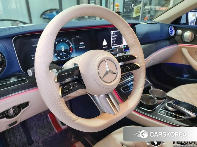 Mercedes-Benz E-Class W213 2018 Белый из Кореи