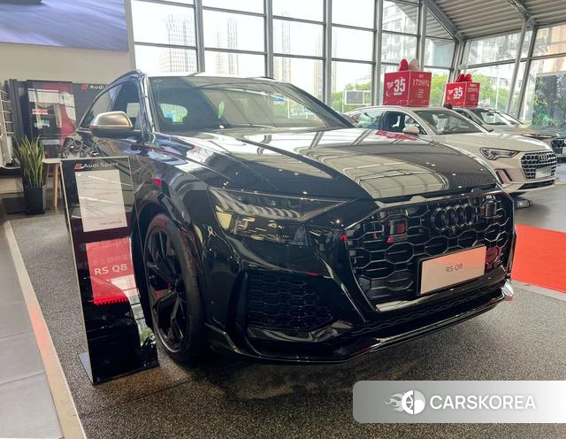 Audi RS Q8 2022 Черный из Китая