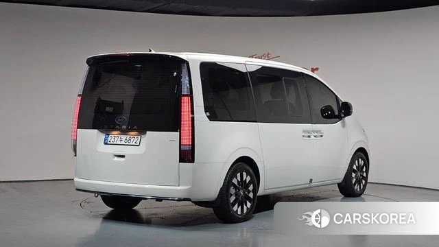 Hyundai Staria 2024 Белый из Кореи