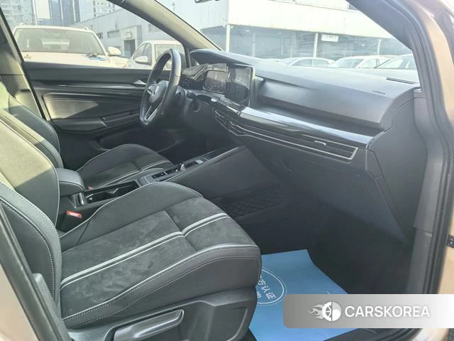Volkswagen Golf 2021 Шампань из Китая