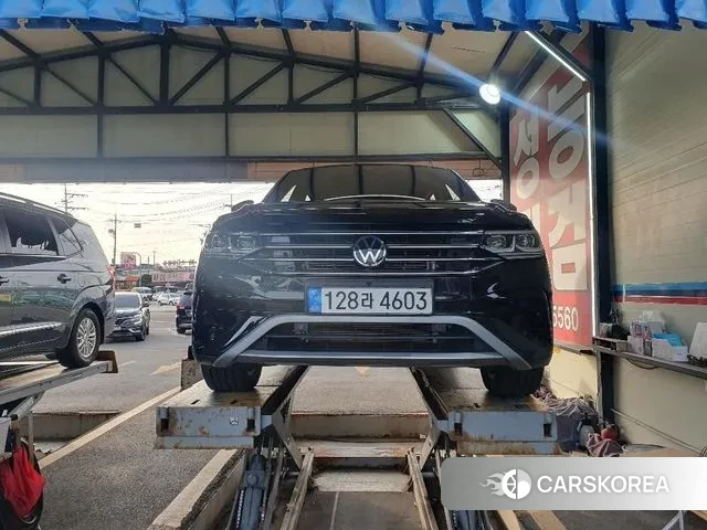 Volkswagen Tiguan Allspace 2022 Черный из Кореи