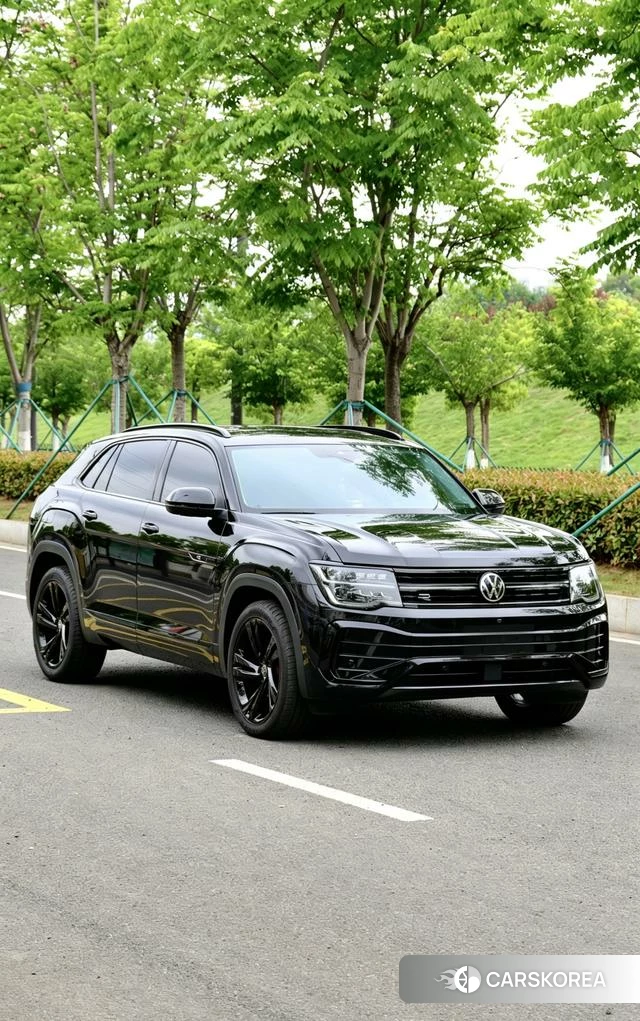 Volkswagen Tourang 2024 Черный из Китая
