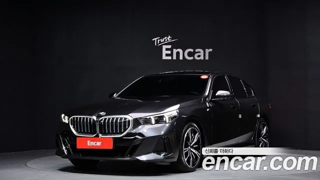 BMW 5 Series (G60) 2023 Серый из Кореи