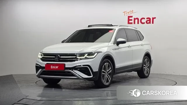 Volkswagen Tiguan Allspace 2022 Белый из Кореи