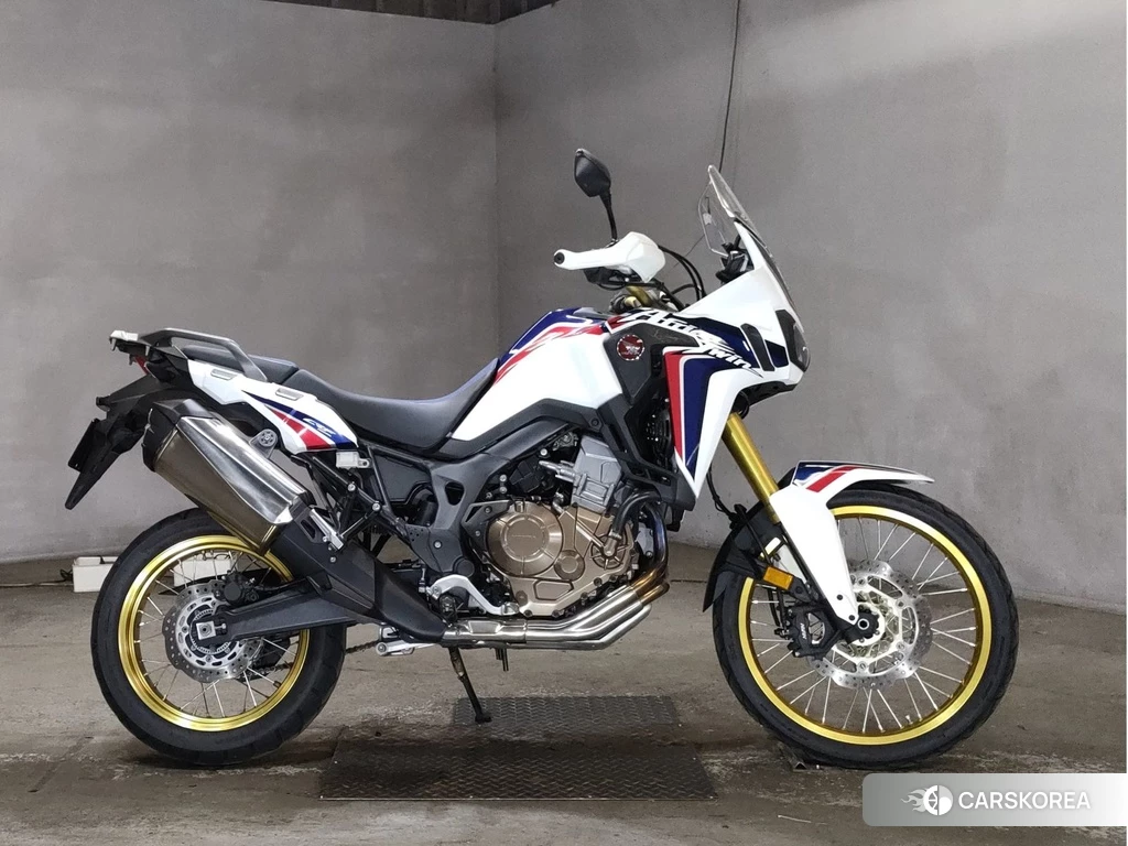 Проданный Honda CRF1000L AFRICA TWIN 2017 из Японии