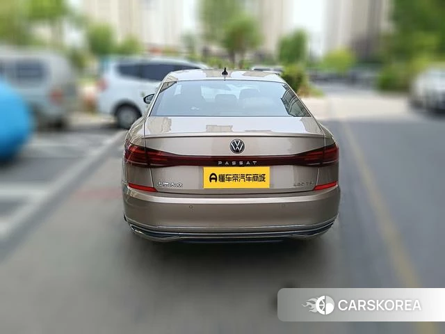Volkswagen Passat 2021 Шампань из Китая