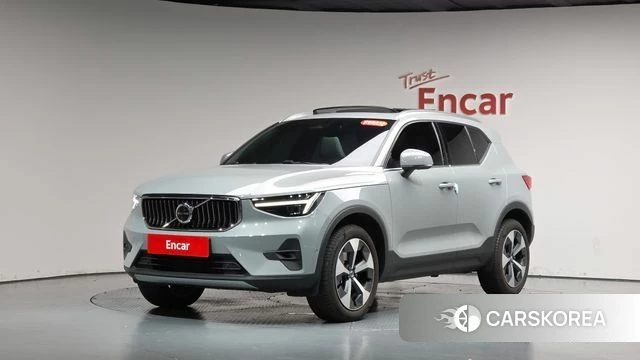 Volvo XC40 2024 Серебристо-серый из Кореи