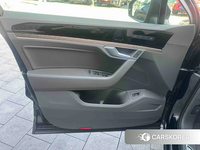 Volkswagen Touareg 2021 Черный из Китая