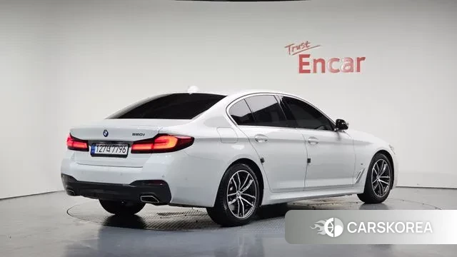 BMW 5 Series (G30) 2022 Белый из Кореи