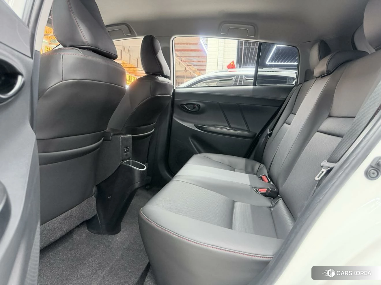 Toyota Yaris L 2021 Белый из Китая