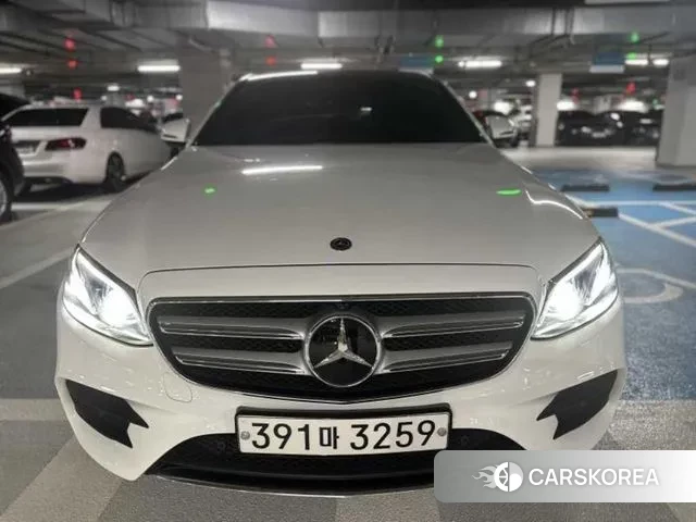 Mercedes-Benz E-Class W213 2019 Белый из Кореи