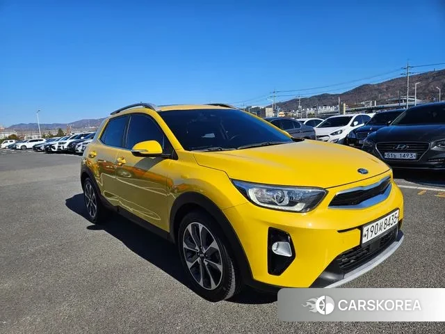 Kia Stonic 2018 Желтый из Кореи