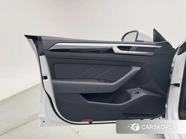 Volkswagen CC 2026 Белый из Китая
