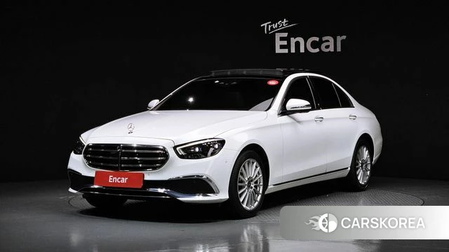 Mercedes-Benz E-Class W213 2022 Белый из Кореи