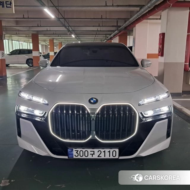 BMW 7 Series (G70) 2024 Белый из Кореи