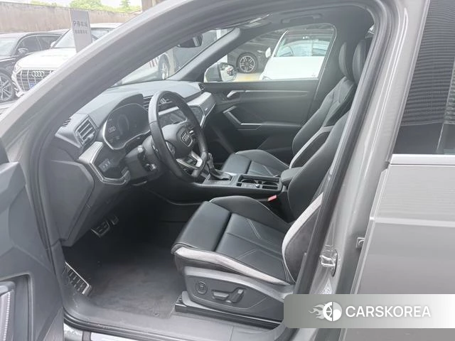 Audi Q3 2024 Темно-серый из Китая
