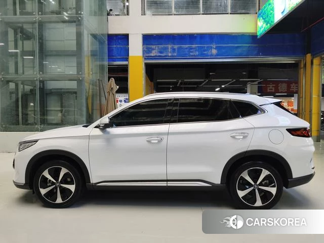 BYD Song PLUS DM 2023 Белый из Китая