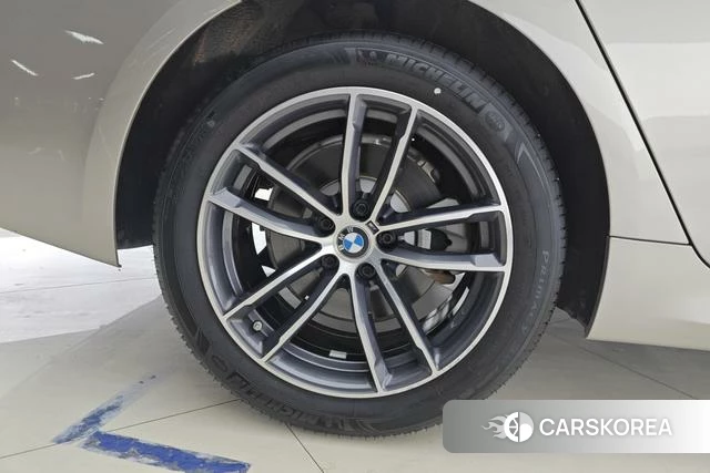 BMW 5 series id 4208705 из Китая