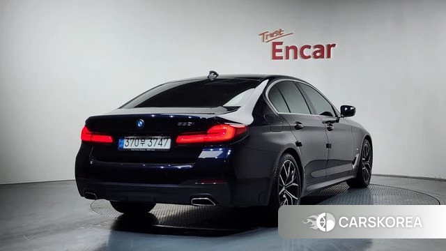 BMW 5 Series (G30) 2021 Черный из Кореи