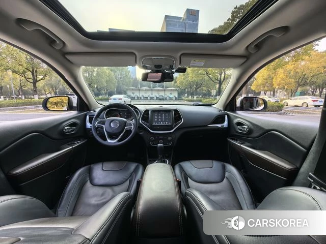 Jeep Free light 2021 Белый из Китая