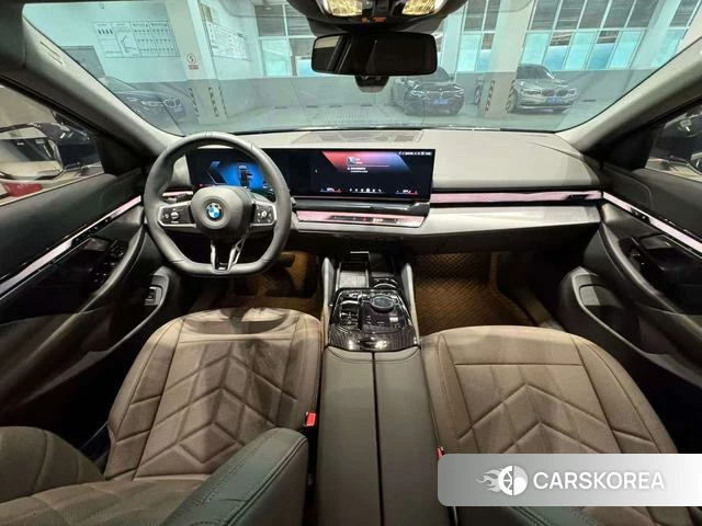 BMW 5 series 2025 Черный из Китая