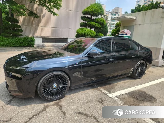BMW 7 Series (G70) 2024 Черный из Кореи