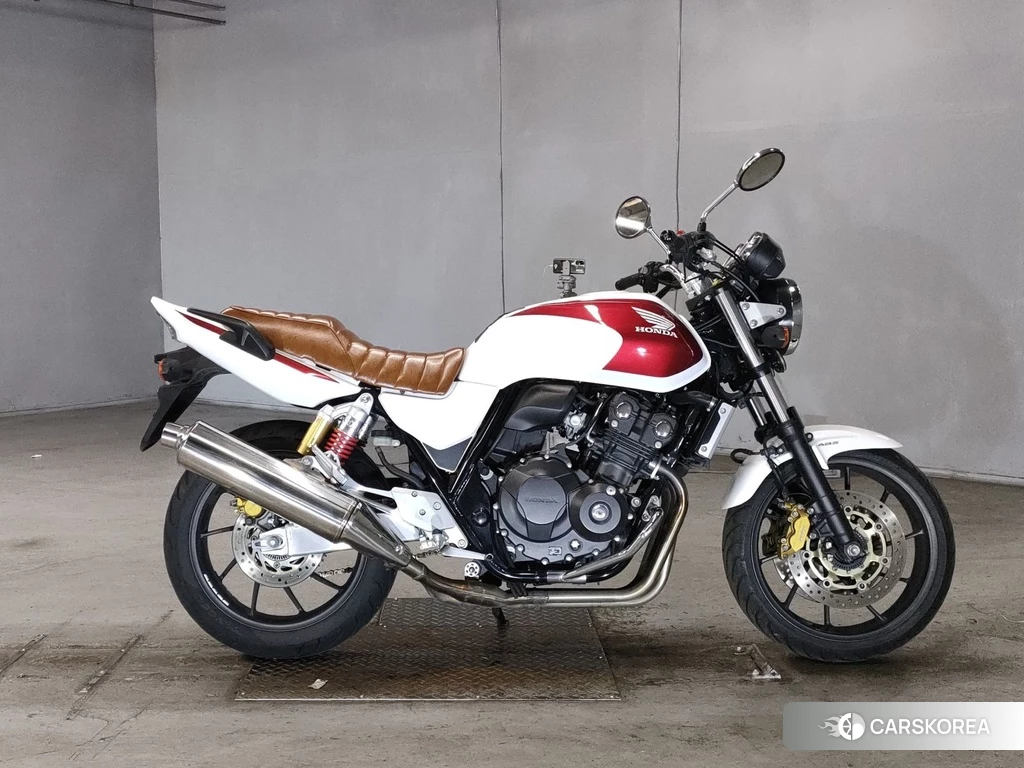 Проданный Honda CB400SF 2015 из Японии
