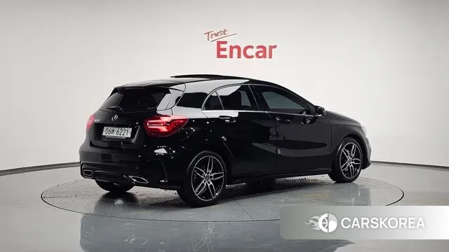 Mercedes-Benz A-Class W176 2018 Белый из Кореи