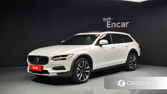 Volvo V90 Cross-Country 2023 Белый из Кореи