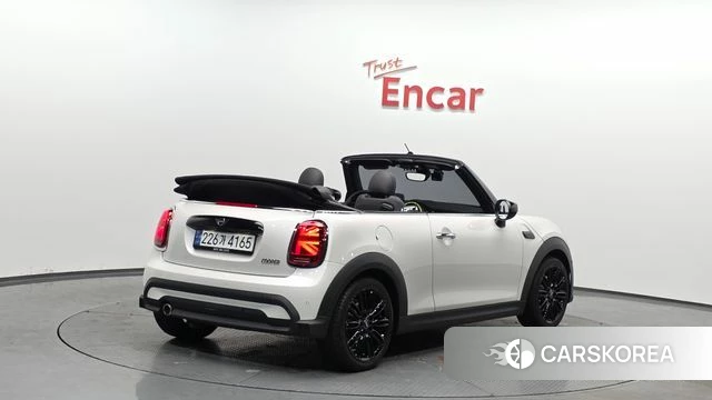 Mini Cooper Convertible 2024 Белый из Кореи