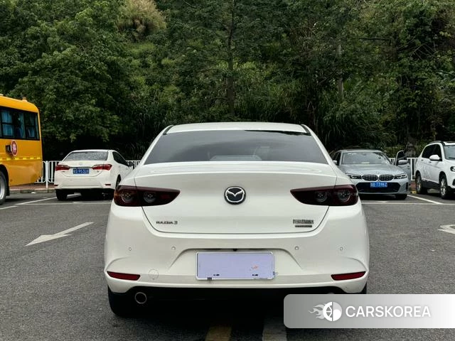 Mazda 3 Angkesaila 2021 Белый из Китая