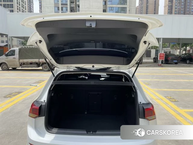 Volkswagen Golf 2021 Белый из Китая