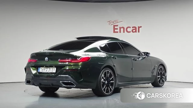 BMW 8 Series (G15) 2022 Зеленый из Кореи
