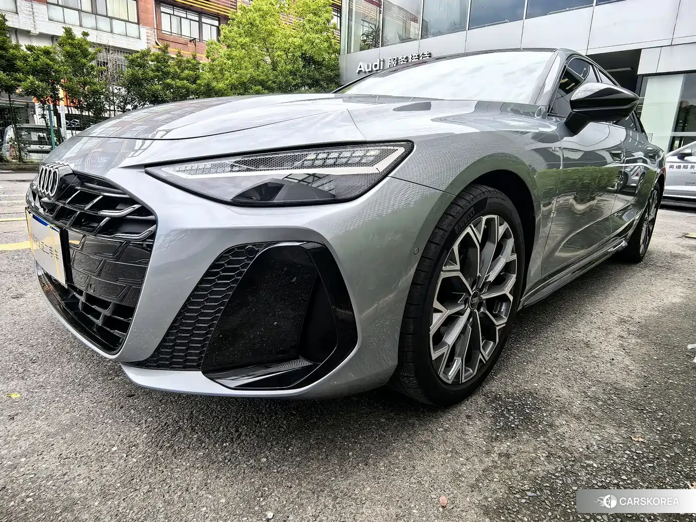 Audi A6L 2026 Silver/gray из Китая