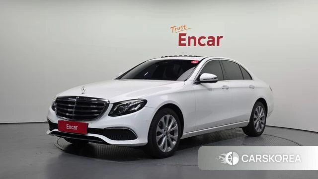 Mercedes-Benz E-Class W213 2019 Белый из Кореи