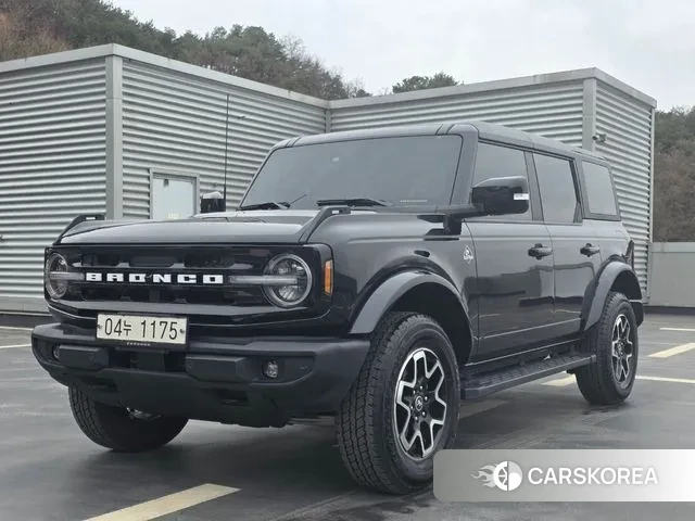 Ford Bronco 6th Generation 2024 Черный из Кореи