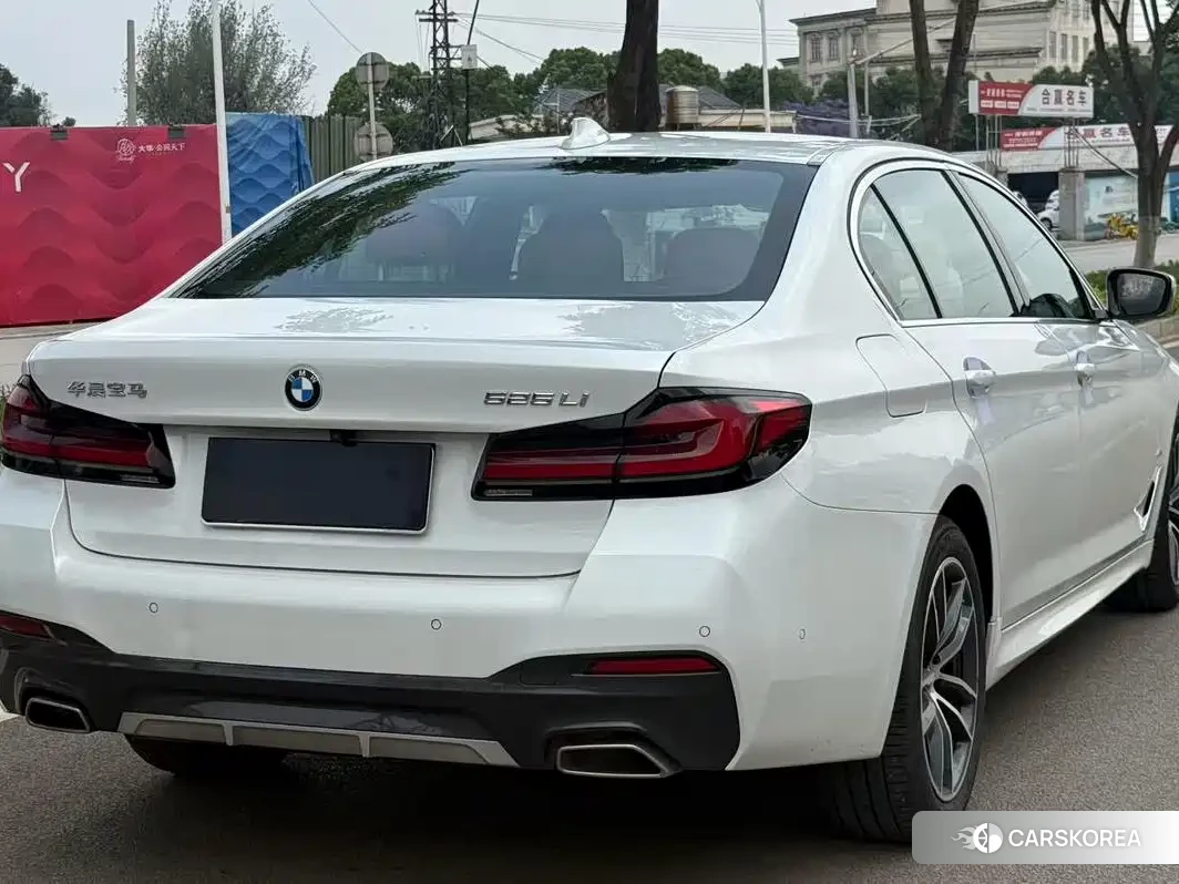 BMW 5 series 2022 Белый из Китая