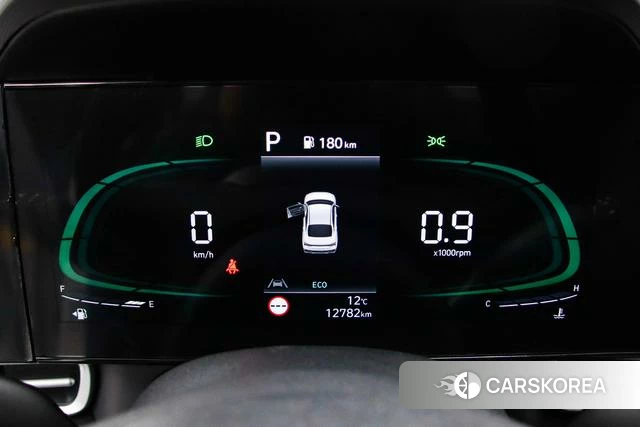 Hyundai Elantra 2023 Белый из Китая