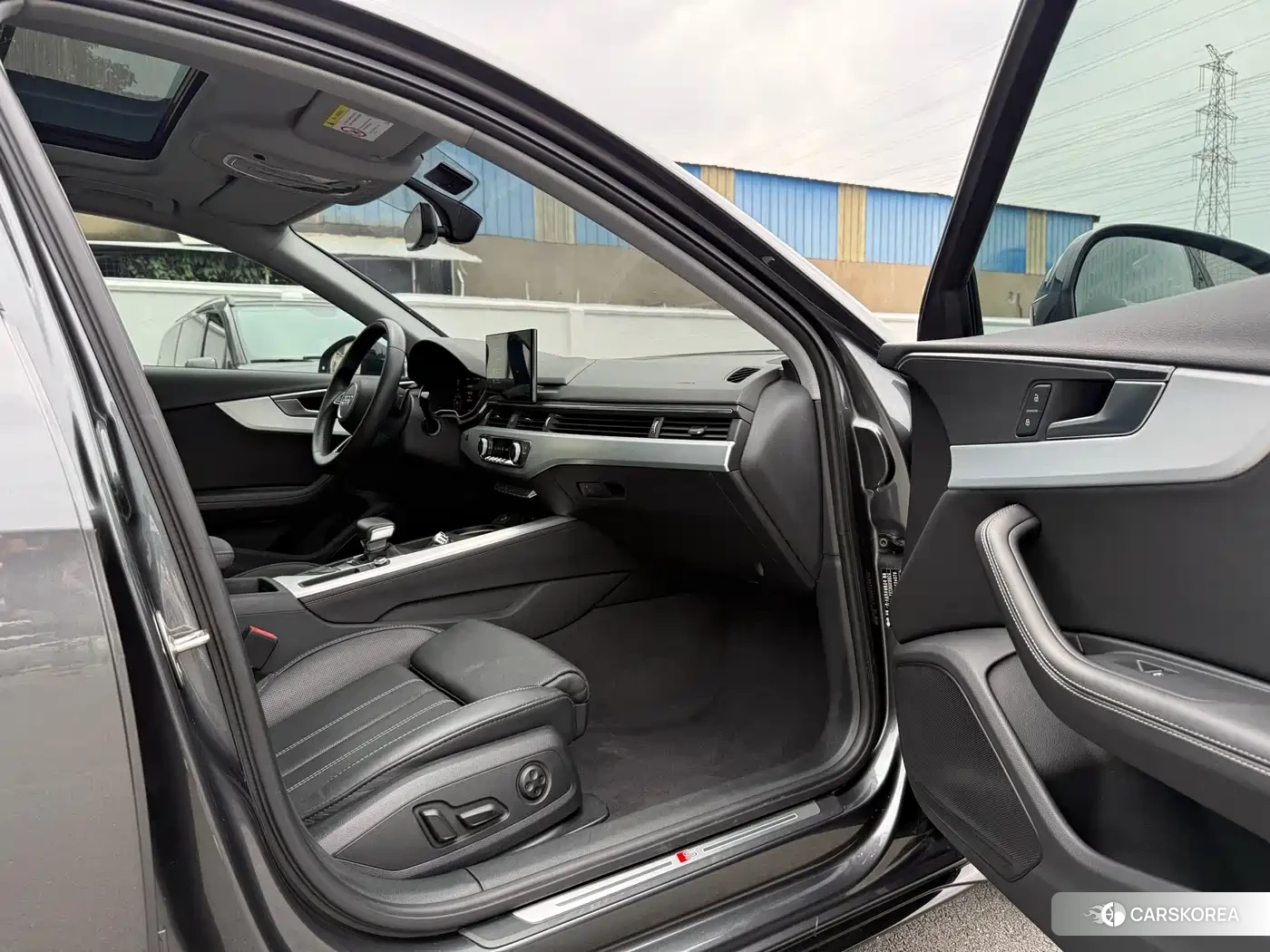 Audi A4L 2023 Silver/gray из Китая