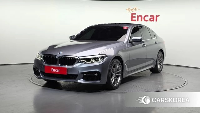 BMW 5 Series (G30) 2018 Серебристо-серый из Кореи