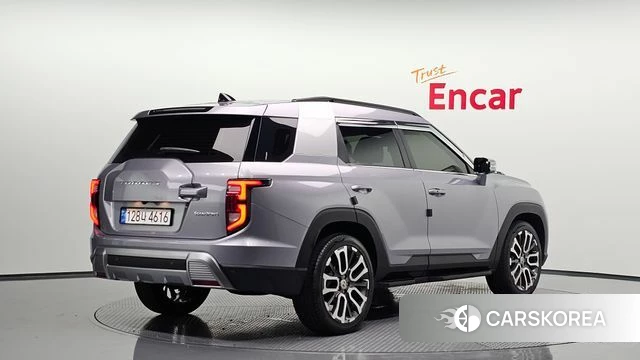 Ssangyong Torres 2022 Серебристо-серый из Кореи