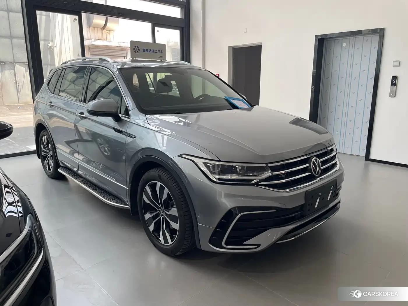 Volkswagen Tiguan L 2022 Silver/gray из Китая