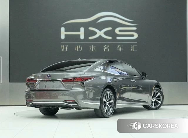 Lexus LS 2021 Темно-серый из Китая